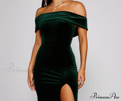 Olivia Formal Velvet Charming Off-The-Shoulder Maxi Dress