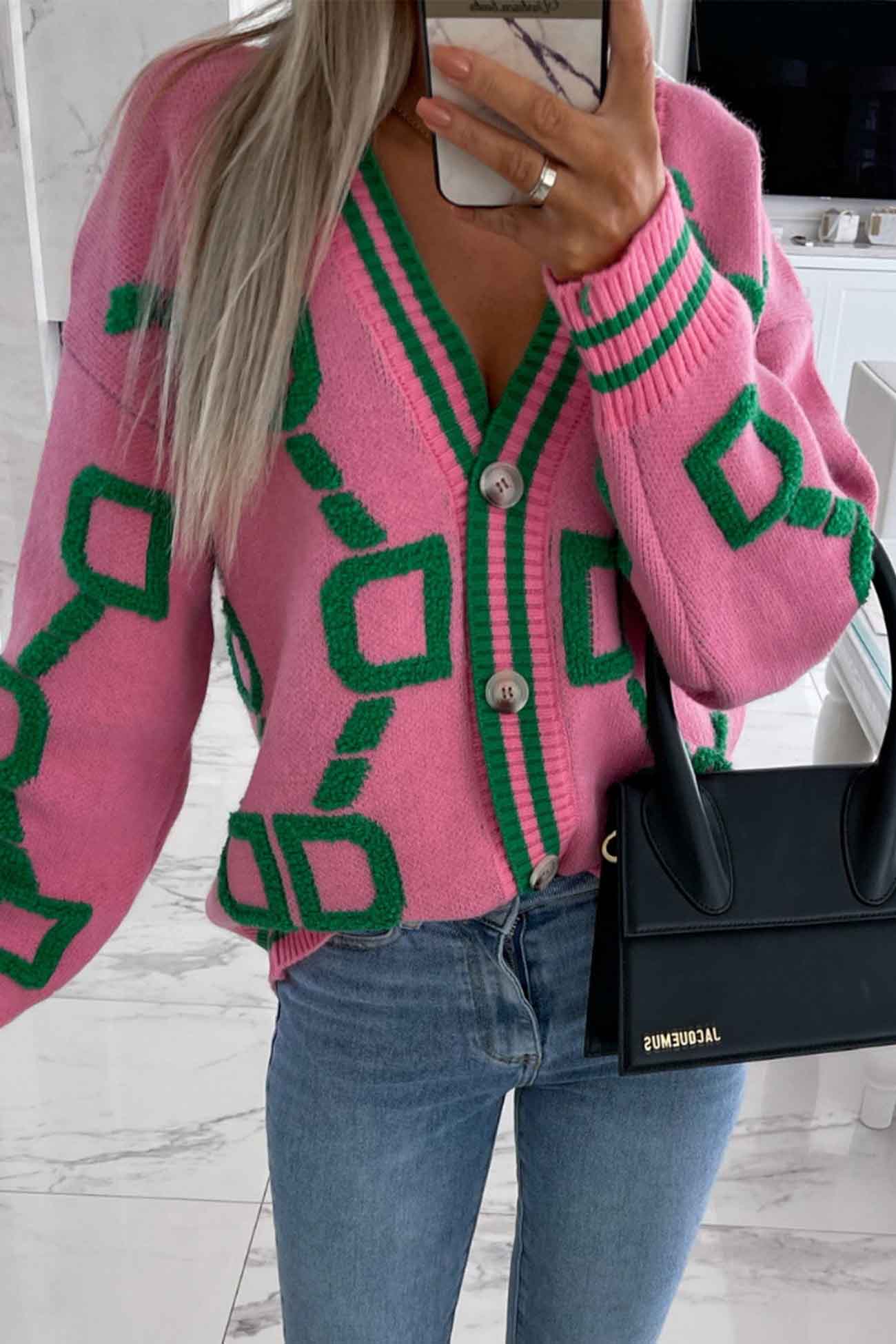 Amelie | Cardigan with contrasting letters and long sleeves