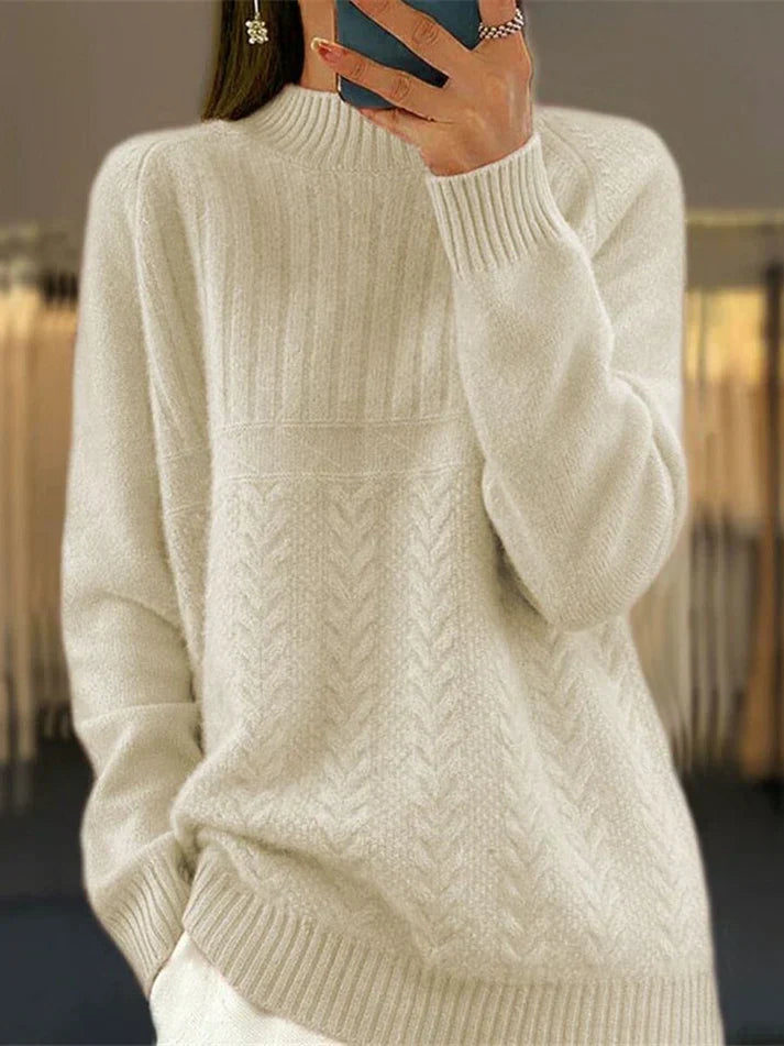 Mercedes | Relaxed and stylish winter sweater