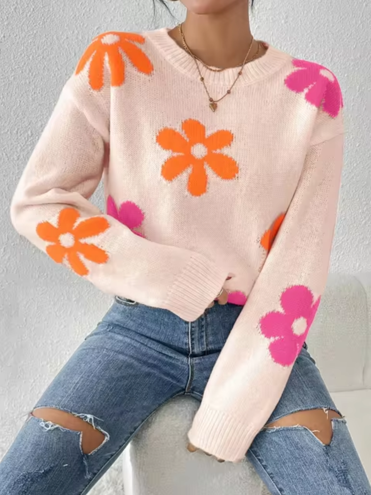 Victoria | Knitted sweater with a floral pattern