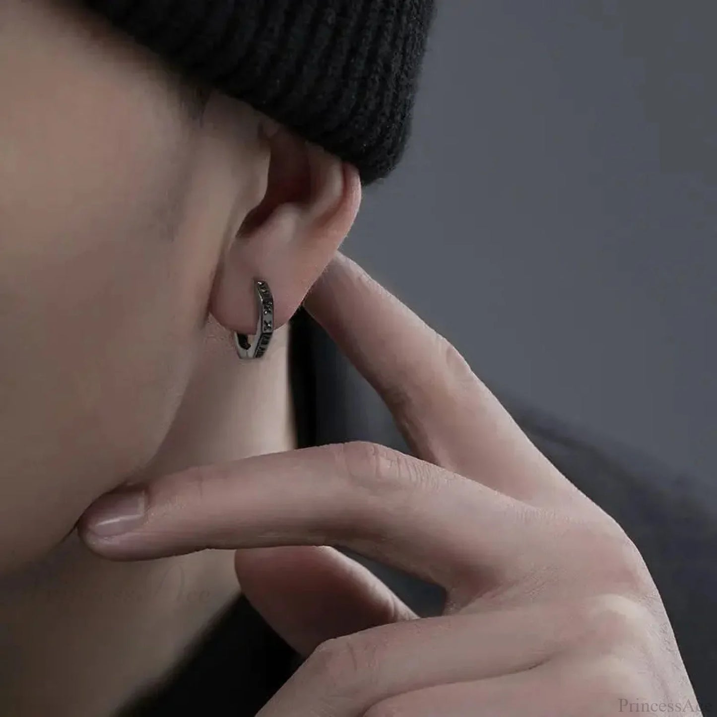 Shiny Thorns Circle Little Rebel Earring