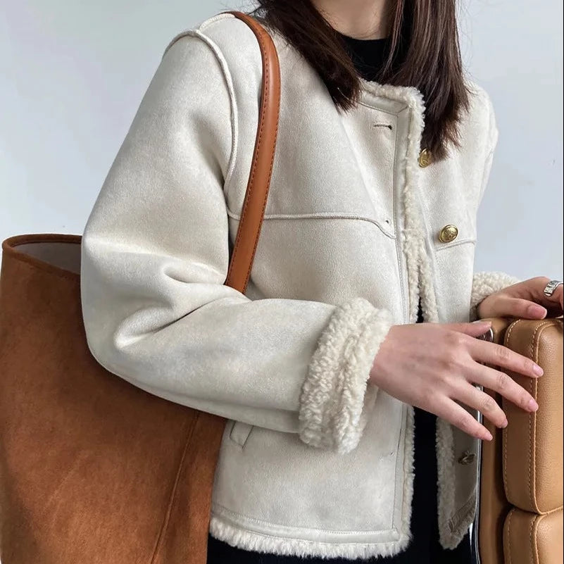 Magdalena | Classic and elegant winter shorts
