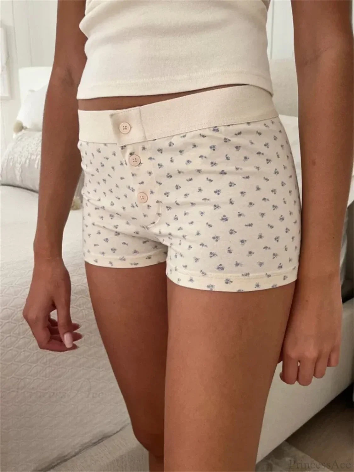 Solid Heart Print Elastic Short