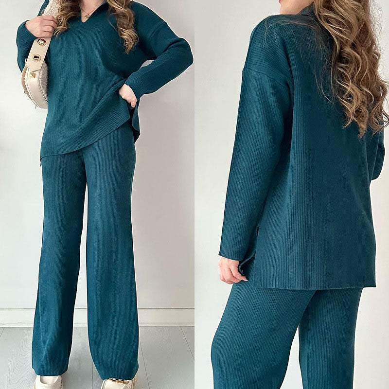Lina® | Casual two-piece suit with a V-neck and slit.