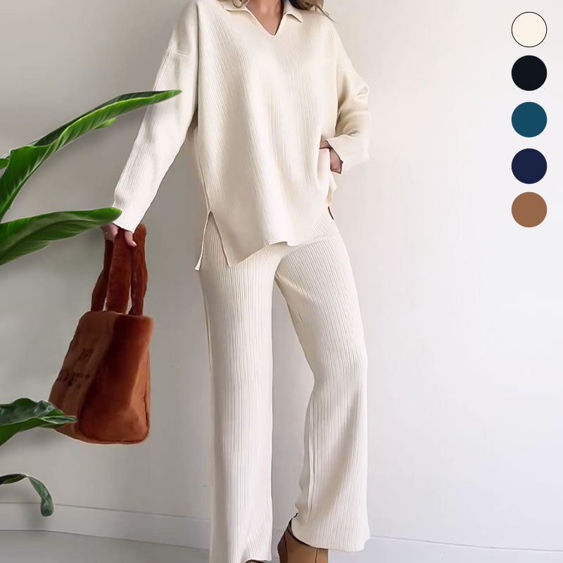 Lina | Casual two-piece suit with a V-neck and slit.