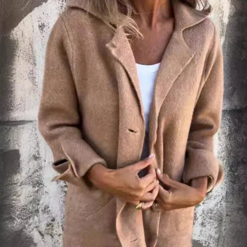 Carla | Classic and comfortable winter cardigan