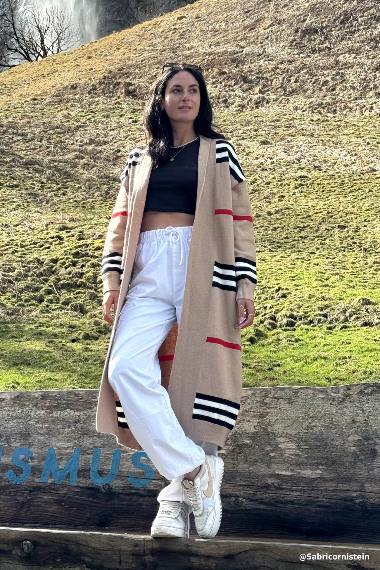Nerea | Contrasting striped cardigan with an open front