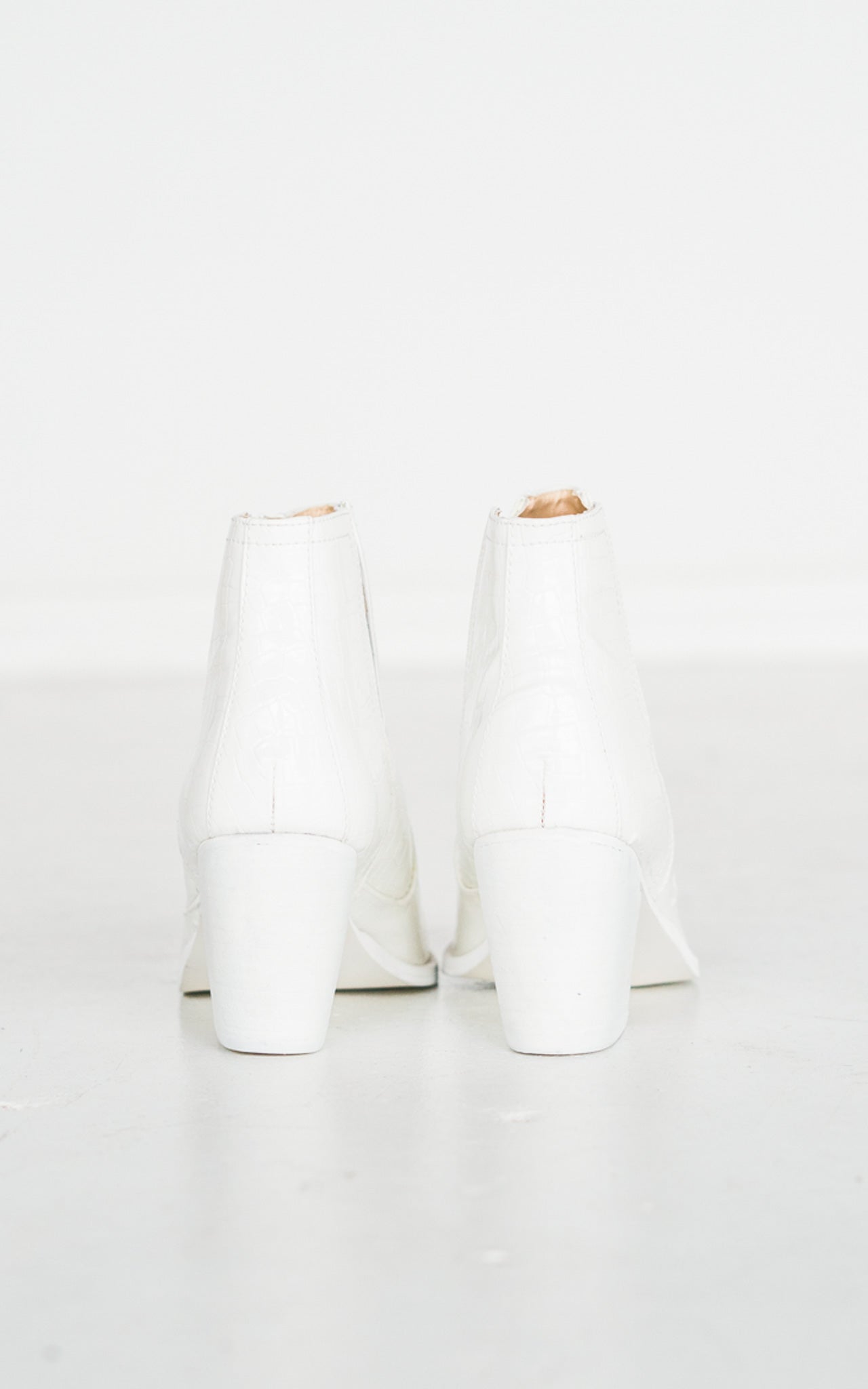 Marion | Ankle boots in white crocodile leather