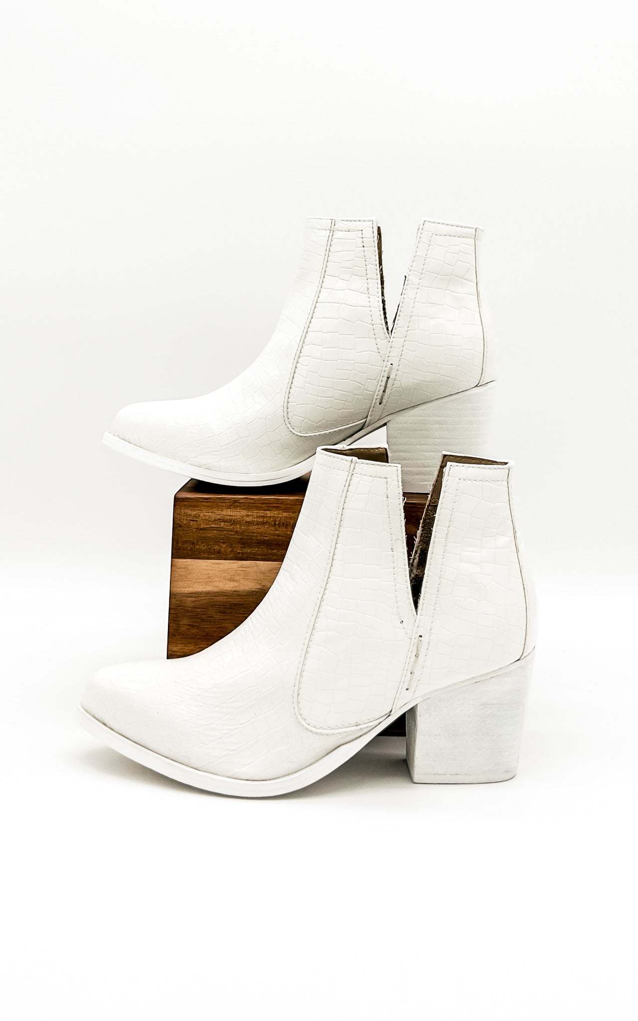Marion | Ankle boots in white crocodile leather