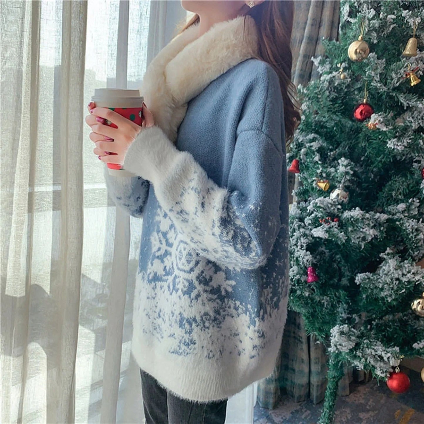 Fabiana | Fluffy sweater with a snowflake motif