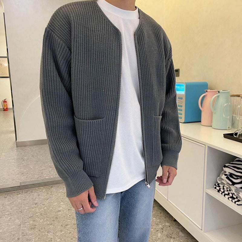 Men's Minimalist Zip-Up Cardigan with Round Neck and Ribbed Knit